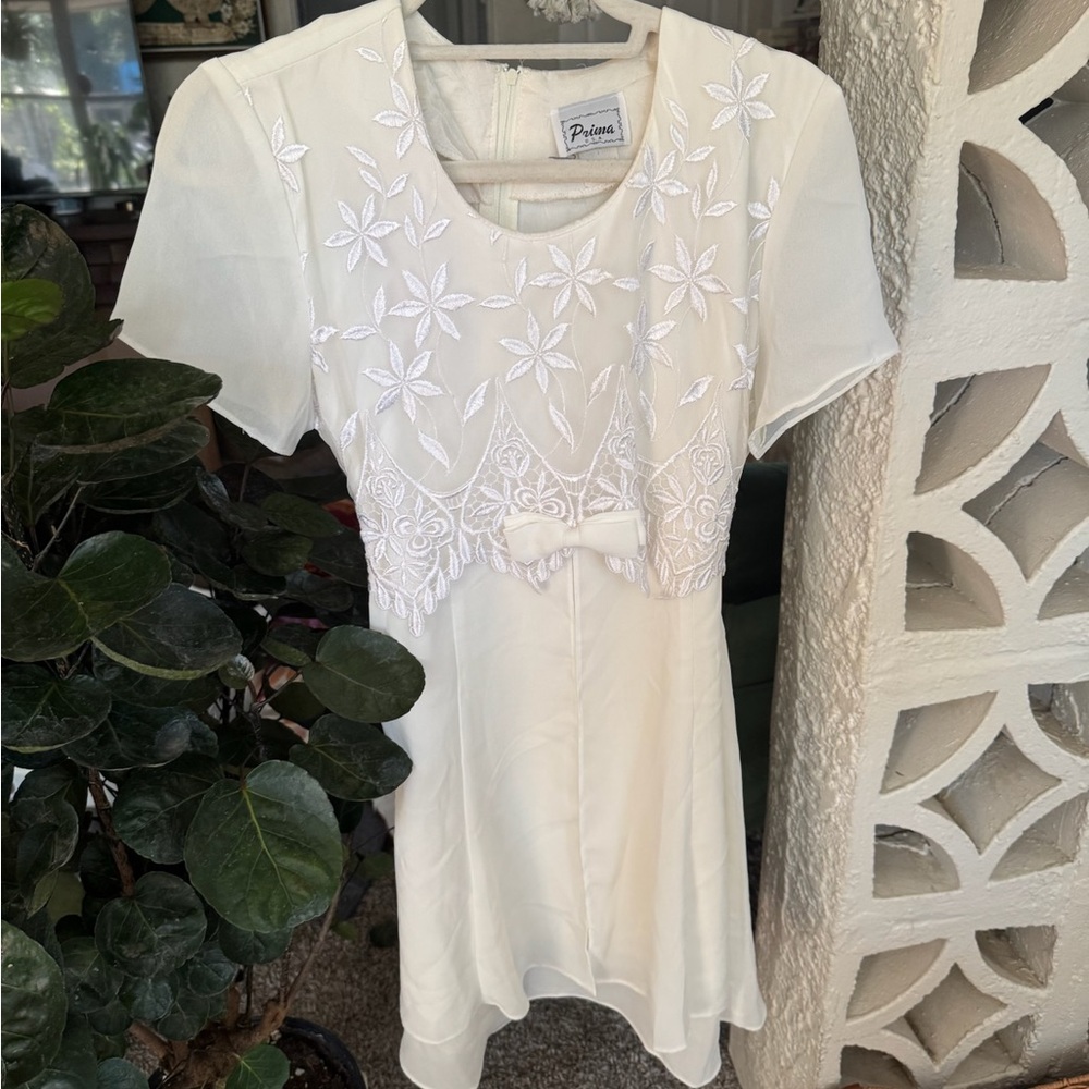 Vintage White Floral Embroidered Women's dress